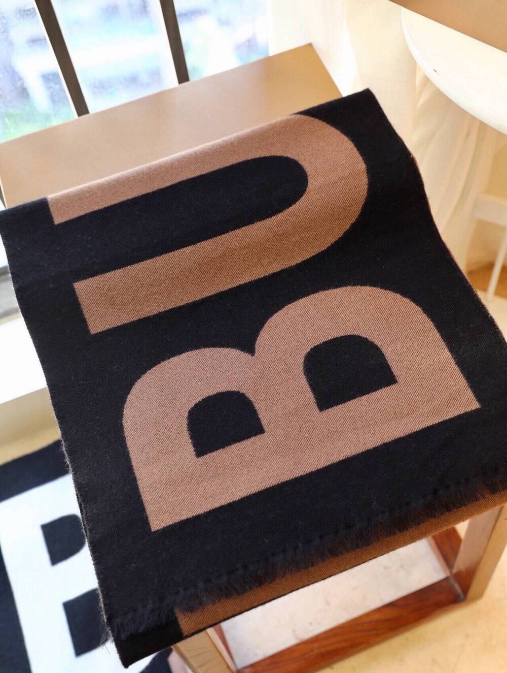 Burberry Scarf - Picture 4 of 7